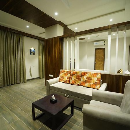 Hotel The Royal Inn Baramati Dış mekan fotoğraf