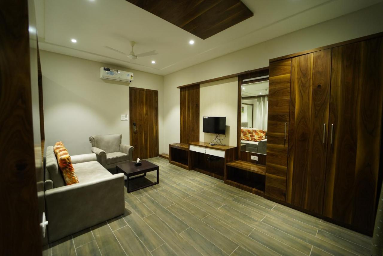 Hotel The Royal Inn Baramati Dış mekan fotoğraf