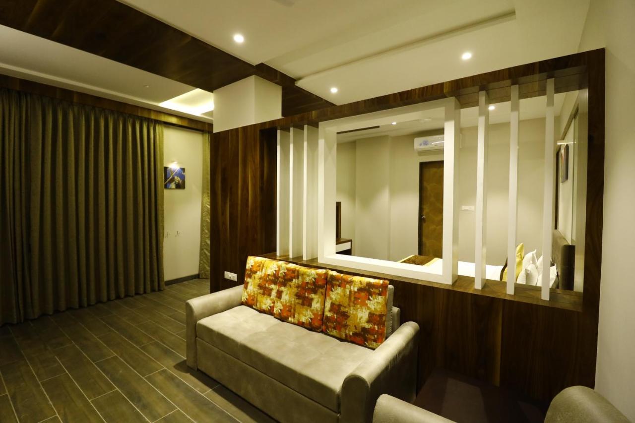 Hotel The Royal Inn Baramati Dış mekan fotoğraf