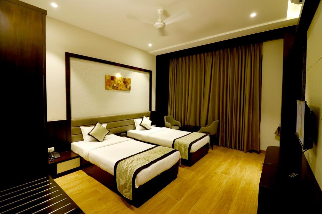 Hotel The Royal Inn Baramati Dış mekan fotoğraf