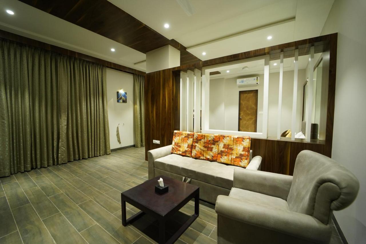 Hotel The Royal Inn Baramati Dış mekan fotoğraf