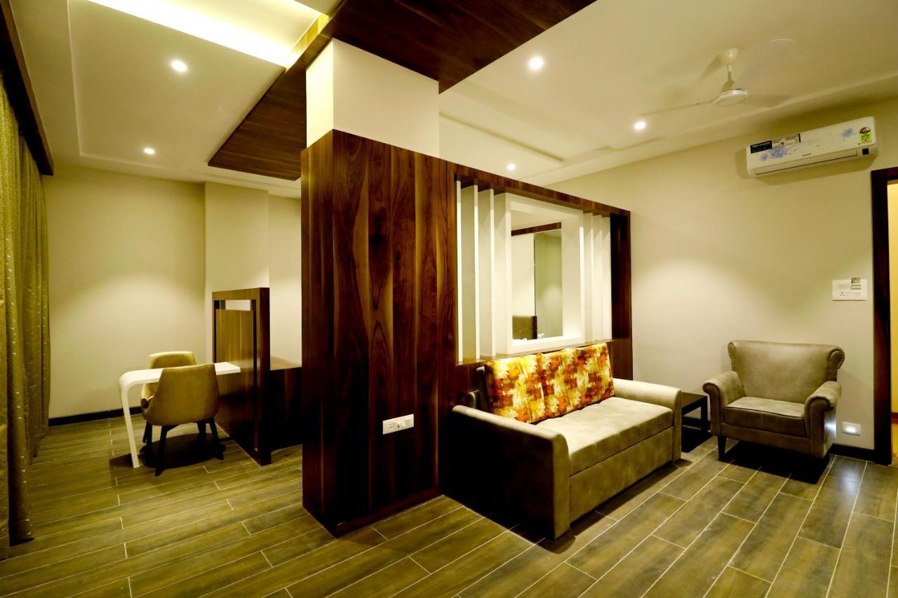 Hotel The Royal Inn Baramati Dış mekan fotoğraf